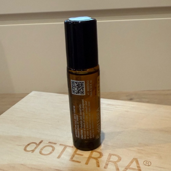 dōTerra Helichrysum Touch Roll-On 10mL - Picture 5 of 5